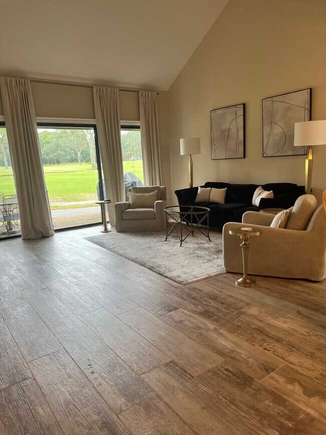 Building Photo - 60 Carnoustie Rd