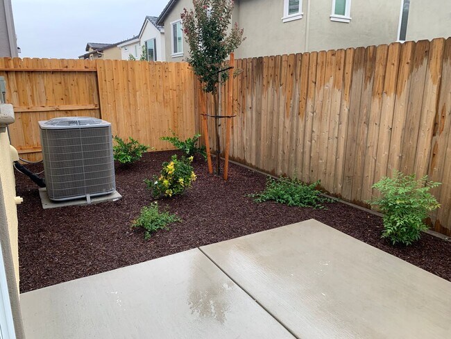 Building Photo - Brand new 3 bedroom home