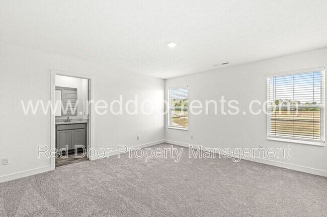 Building Photo - 2954 Grand Rdg Dr