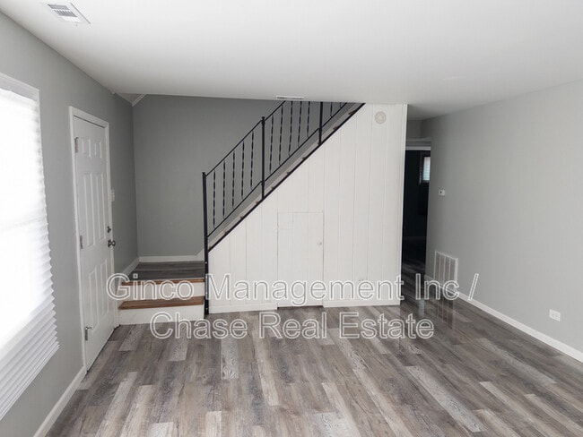 Building Photo - 104 Walnut St