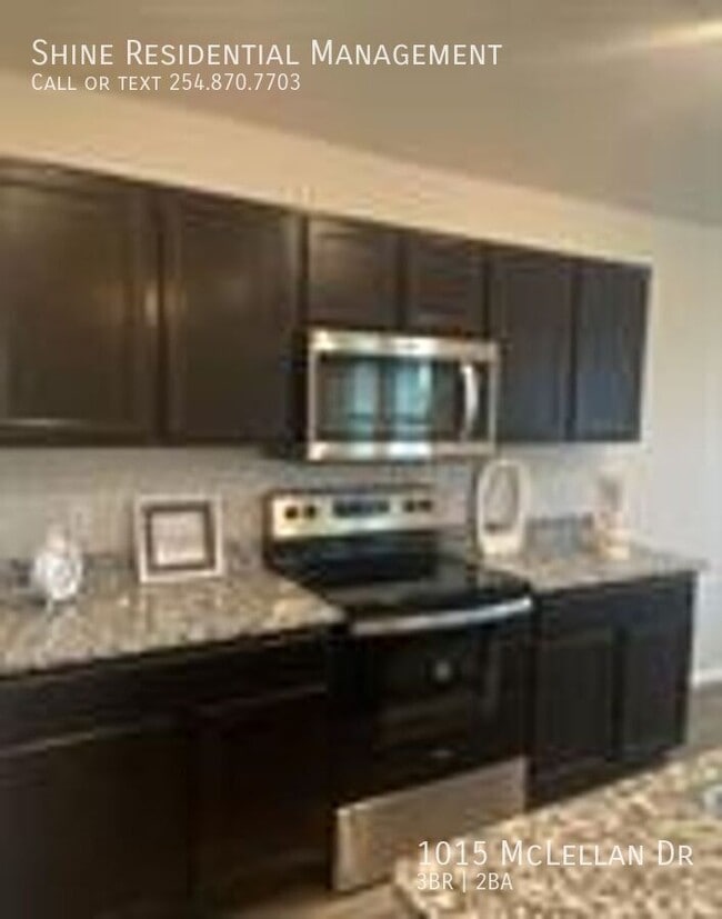 Building Photo - 1015 McLellan Dr