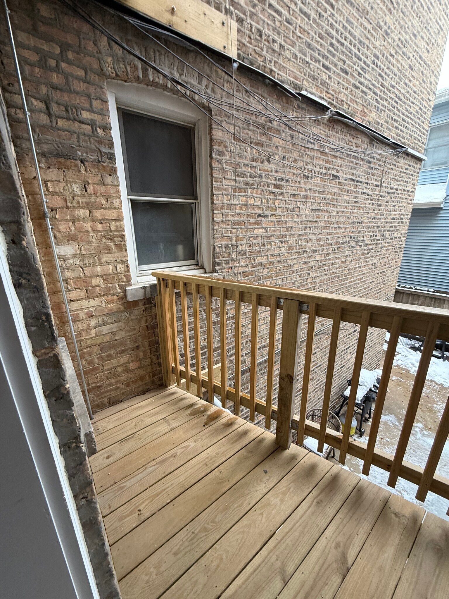 Building Photo - 5069 N Wolcott Ave