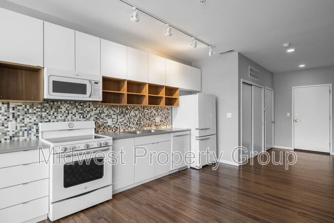 Building Photo - 4100 Lindell Blvd