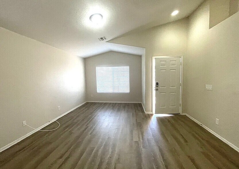 Building Photo - 675 S Barbee Way