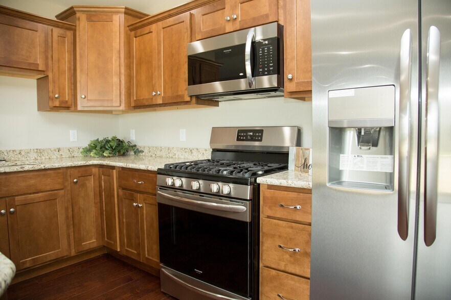 Building Photo - 6333 Pawnee Ln