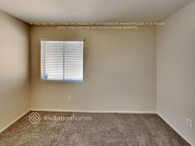 Building Photo - 5912 Trumbull St