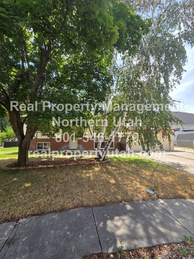 Building Photo - 651 W 1060 N