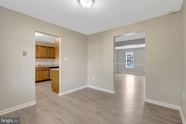 Building Photo - 7065 Leewood Forest Dr