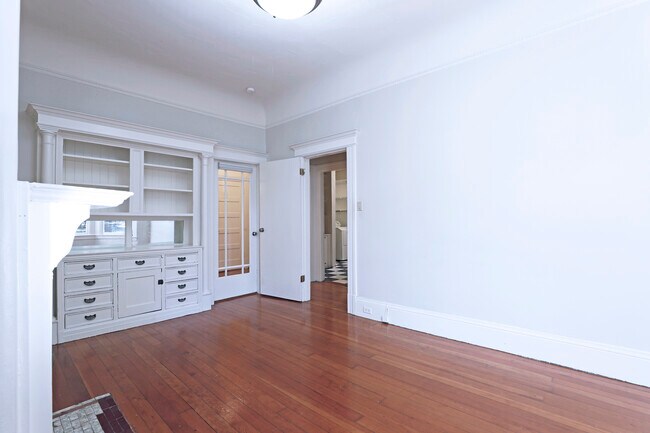 Building Photo - 84a Sanchez St