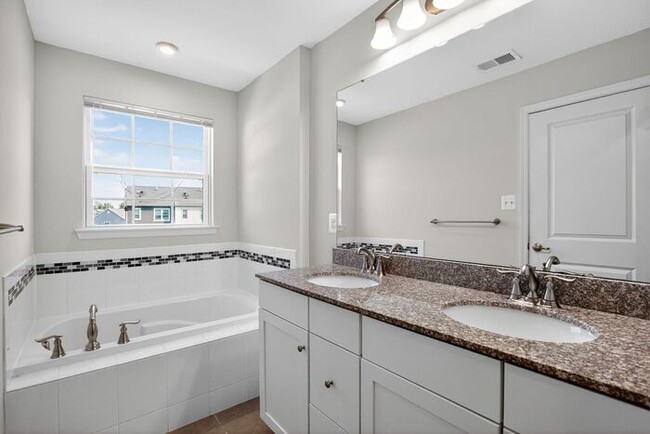 Building Photo - 5704 River Shark Ln