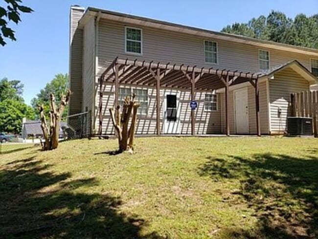 Building Photo - 2405 Leeward Ct