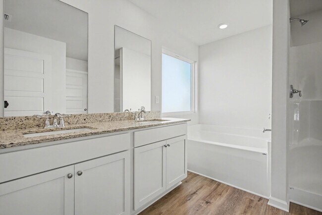 Building Photo - 4000 Cottage Farm Rd