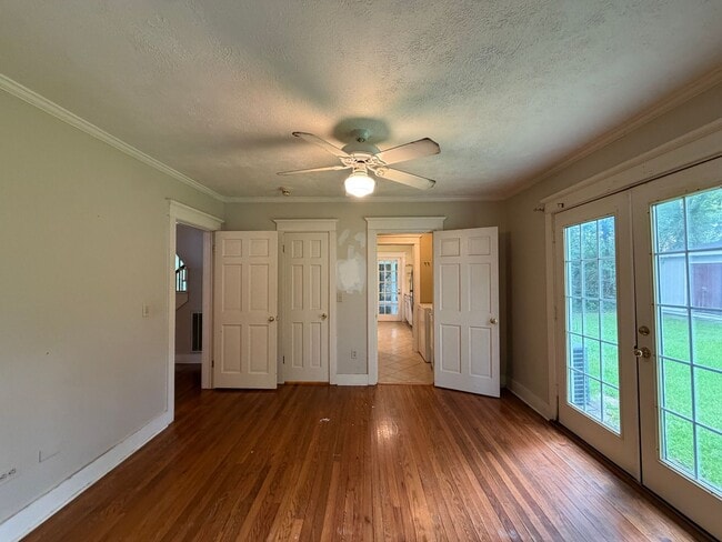 Building Photo - 207 Goodman Pl