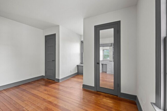 Building Photo - 251 S Jefferson St