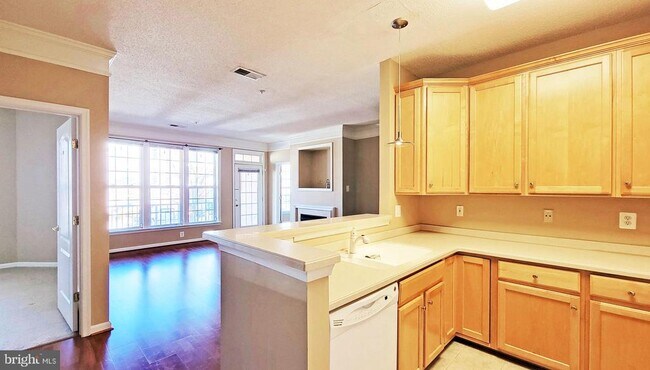 Building Photo - 12185 Abington Hall Pl