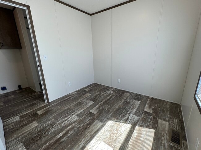Building Photo - 38140 Ducharme Dr