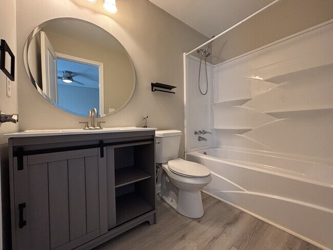 Building Photo - 8483 Yadkin Cir