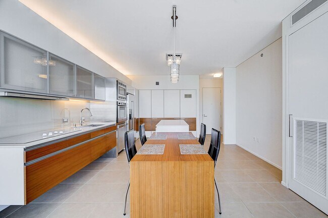 Building Photo - Veer Towers 1704E-One Bedroom Fully Furnis...