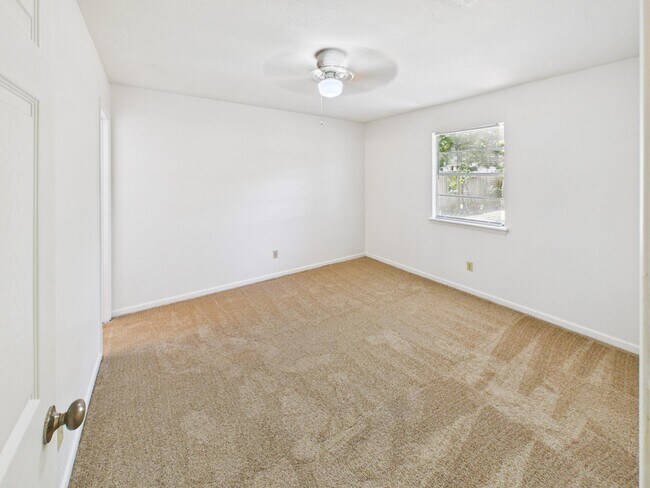 Building Photo - 1013 San Benito Dr