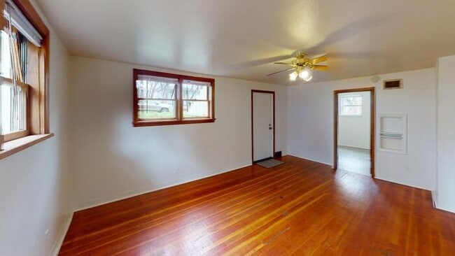 Building Photo - 820 N 13th St