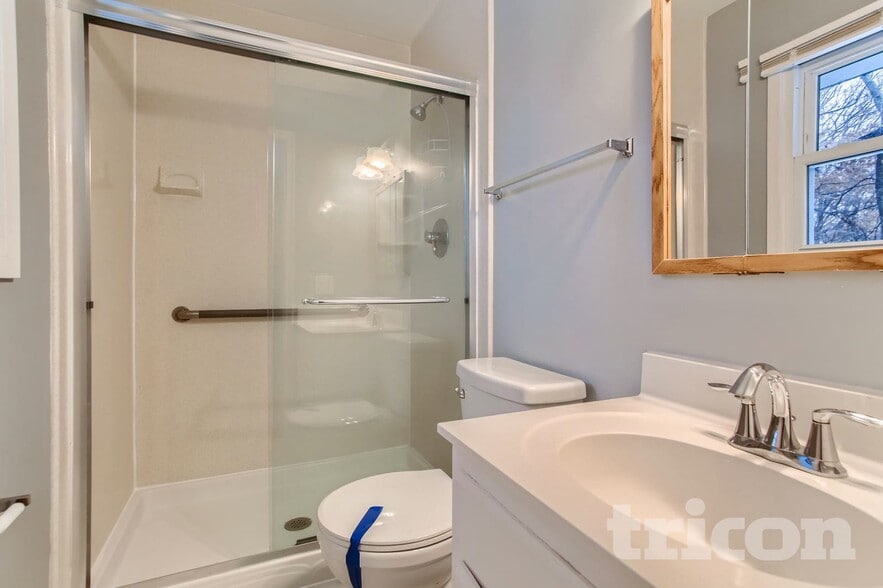 Building Photo - 412 Harold Dr