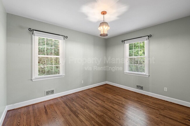 Building Photo - 1529 Dibble Rd S W