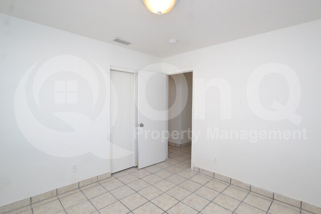 Building Photo - 10713 W Montecito Ave