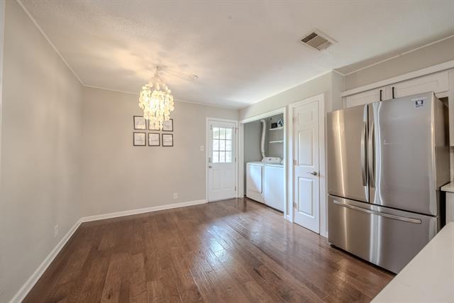 Building Photo - 807 Eastcliff Dr