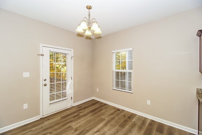 Building Photo - 109 Lookout Point Pl