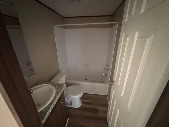 Building Photo - 2208 Cattail Cir