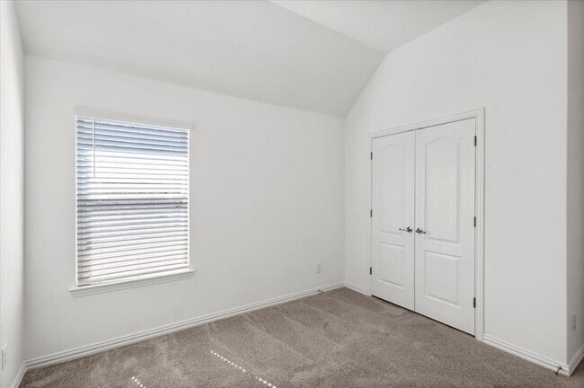 Building Photo - 1425 Cole Ests Dr