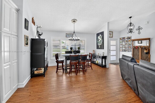 Building Photo - 9505 Majestic Way