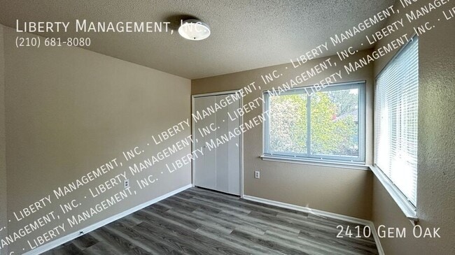 Building Photo - 2410 Gem Oak