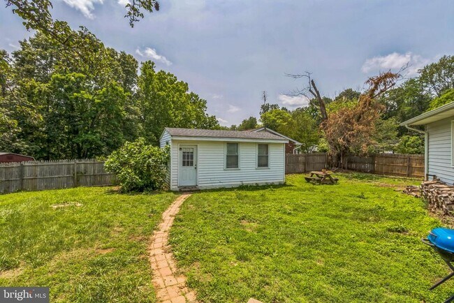 Building Photo - 311 Oakridge Dr