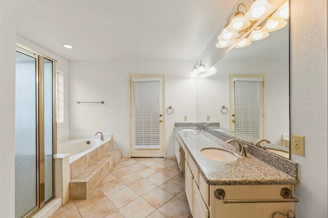 Building Photo - 38 Tall Sky Pl