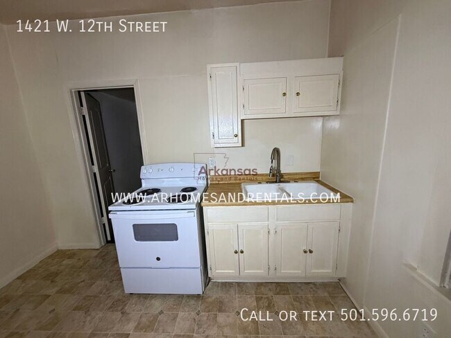 Building Photo - 1421 W 12th St