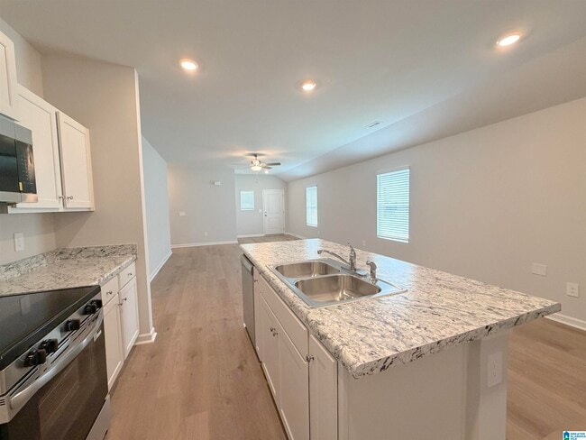 Building Photo - 155 CHALLENGER Way