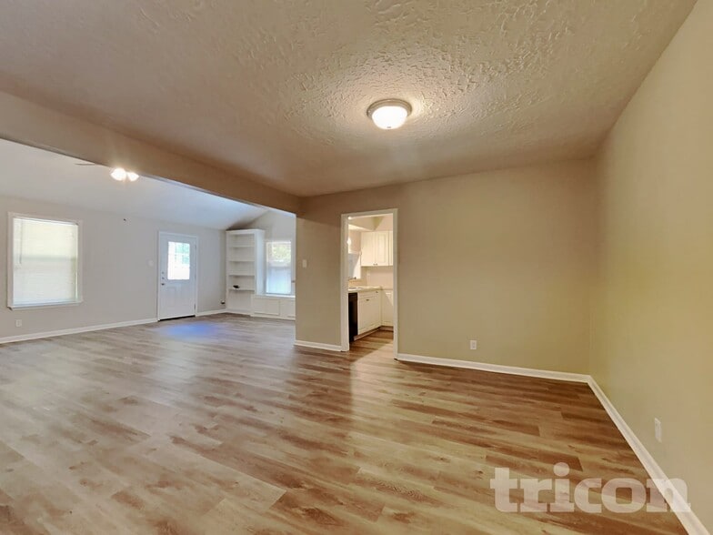 Building Photo - 13307 Venice Cir