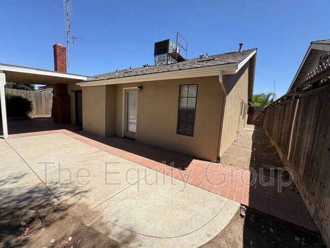 Building Photo - 1931 S Stevenson Ct