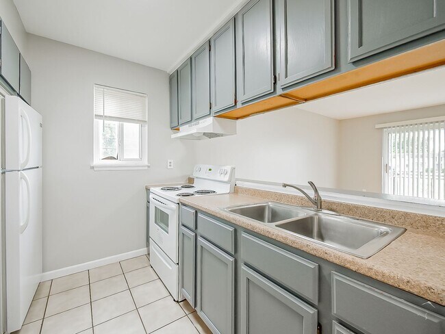 Building Photo - 1490 Nancywood Dr
