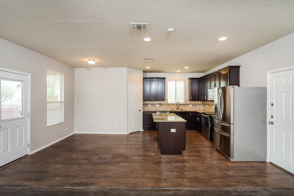 Building Photo - 9431 Hanover Sky