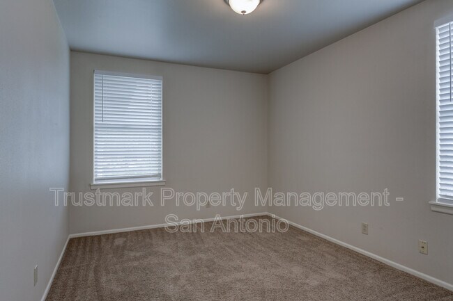 Building Photo - 847 Boulder Dr