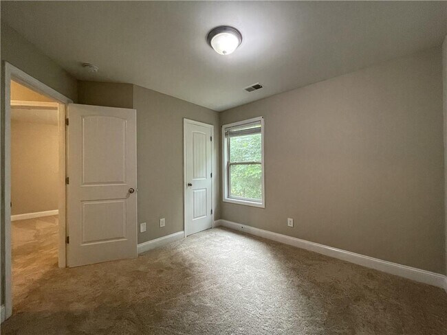 Building Photo - 5350 Tomahawk Terrace
