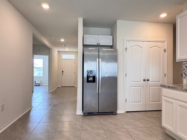 Building Photo - 325 Meadowbrook Blvd