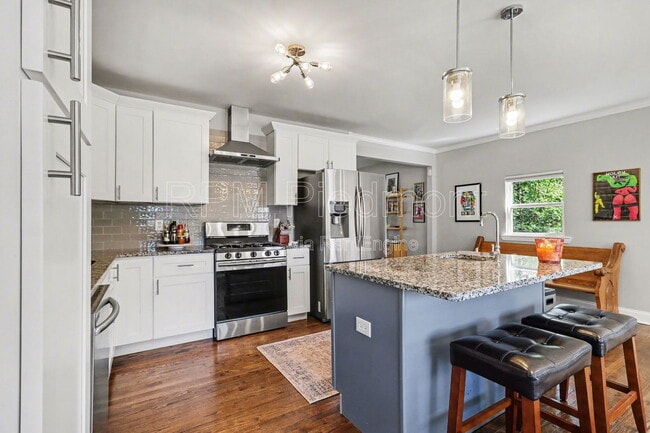 Building Photo - 1360 Smith St SE