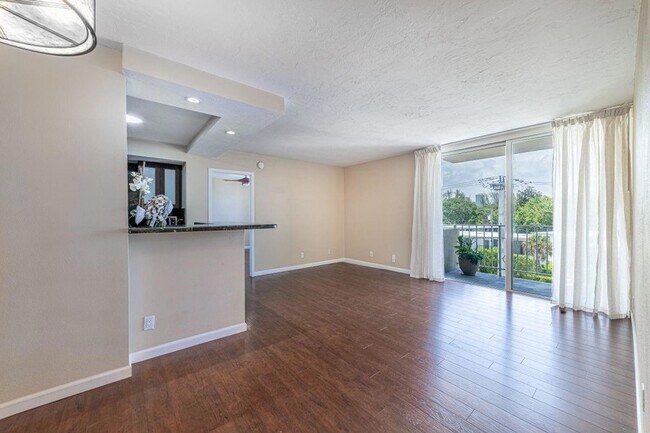 Building Photo - 1050 SE 15th St