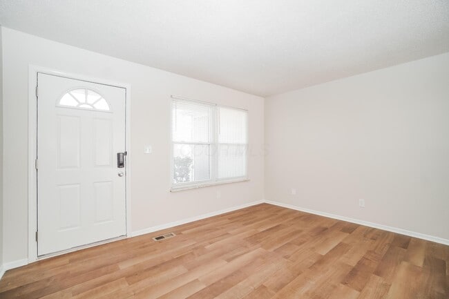 Building Photo - 5761 Ricardo Dr