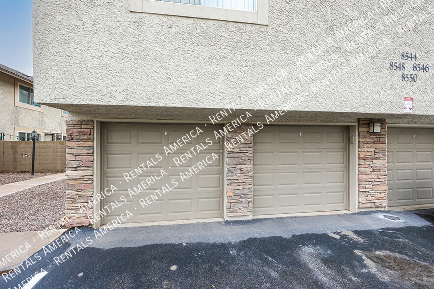 Building Photo - 8548 E Belleview St