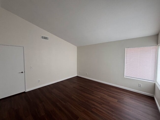 Building Photo - 12790 Lambeth St