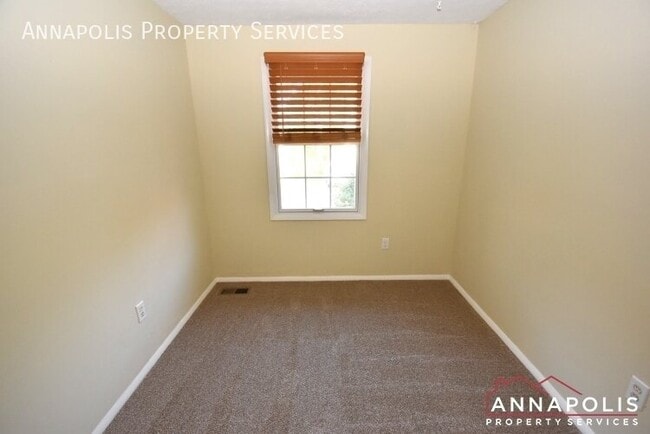 Building Photo - 1303 Old Pine Ct